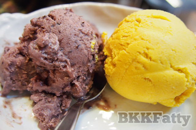 mulberry and passionfruit ice cream scoops