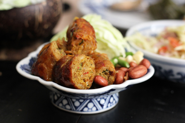 Northern Thai sausage (sai ooah ใส้อั่ว)