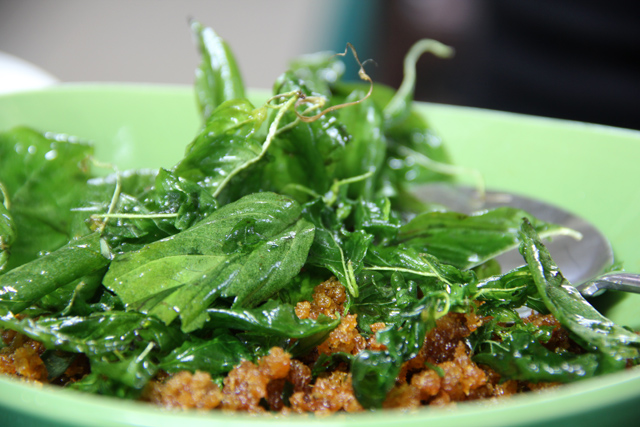 Pla Duk Foo Pad Prik King (ปลาดุกฟูผัดพริกขิง)