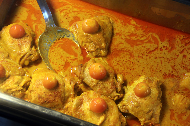 Gaeng Garee Gai (แกงกะหรี่ไก่)